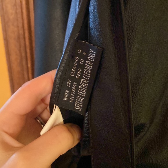 Wilson’s leather coat with fur liner - Picture 6 of 7